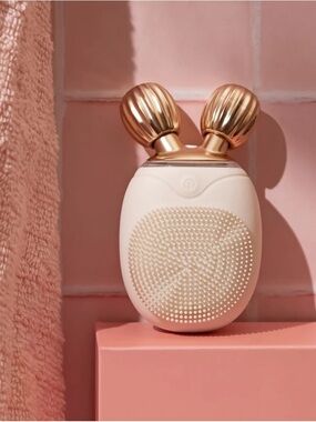 LUCE Facial Cleansing Brush+ Roller